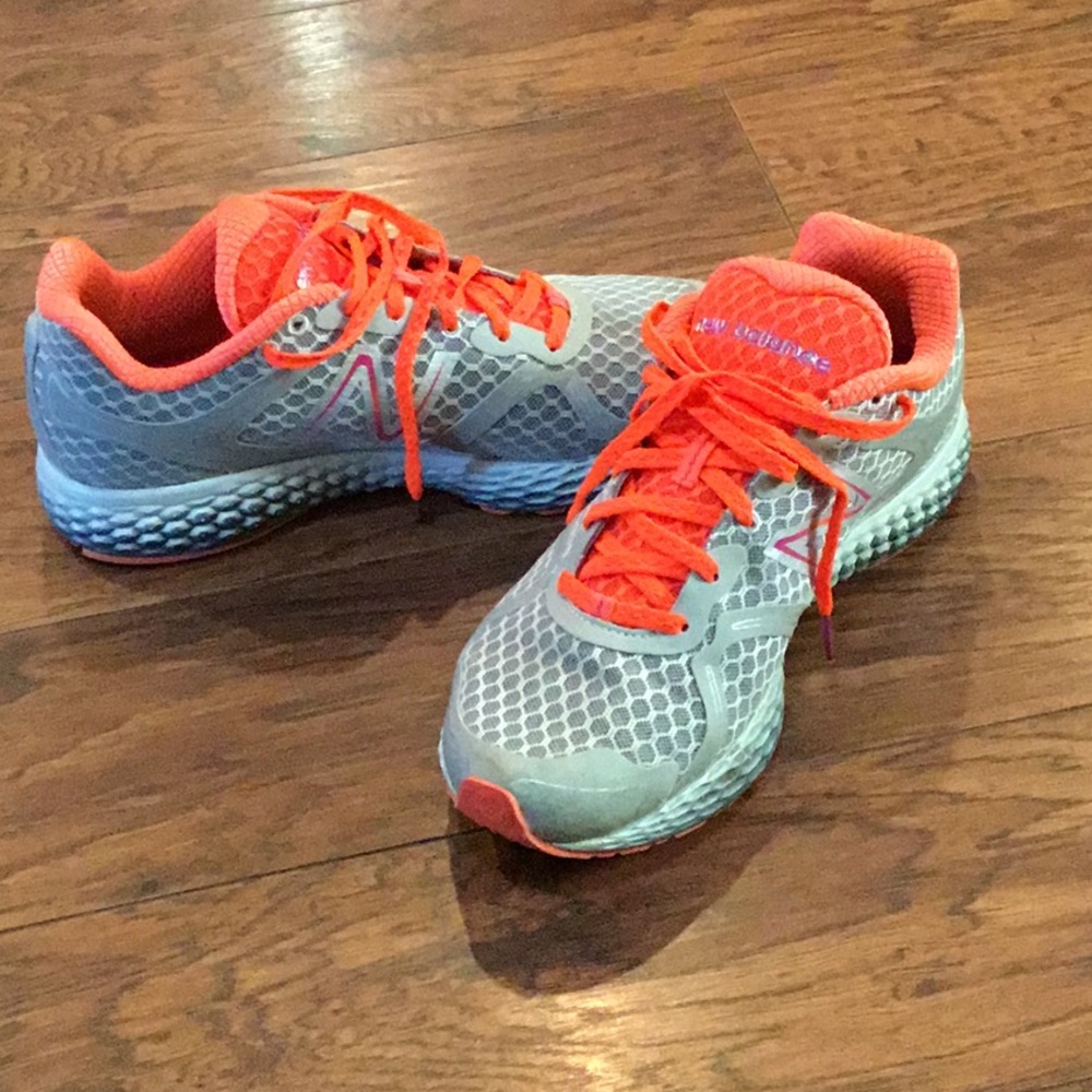 New Balance tennis shoes like new